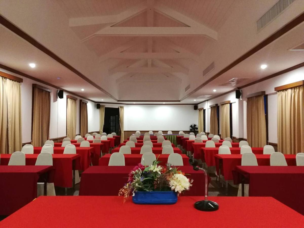 Seaman Resort Haad Chao Samran Exterior foto