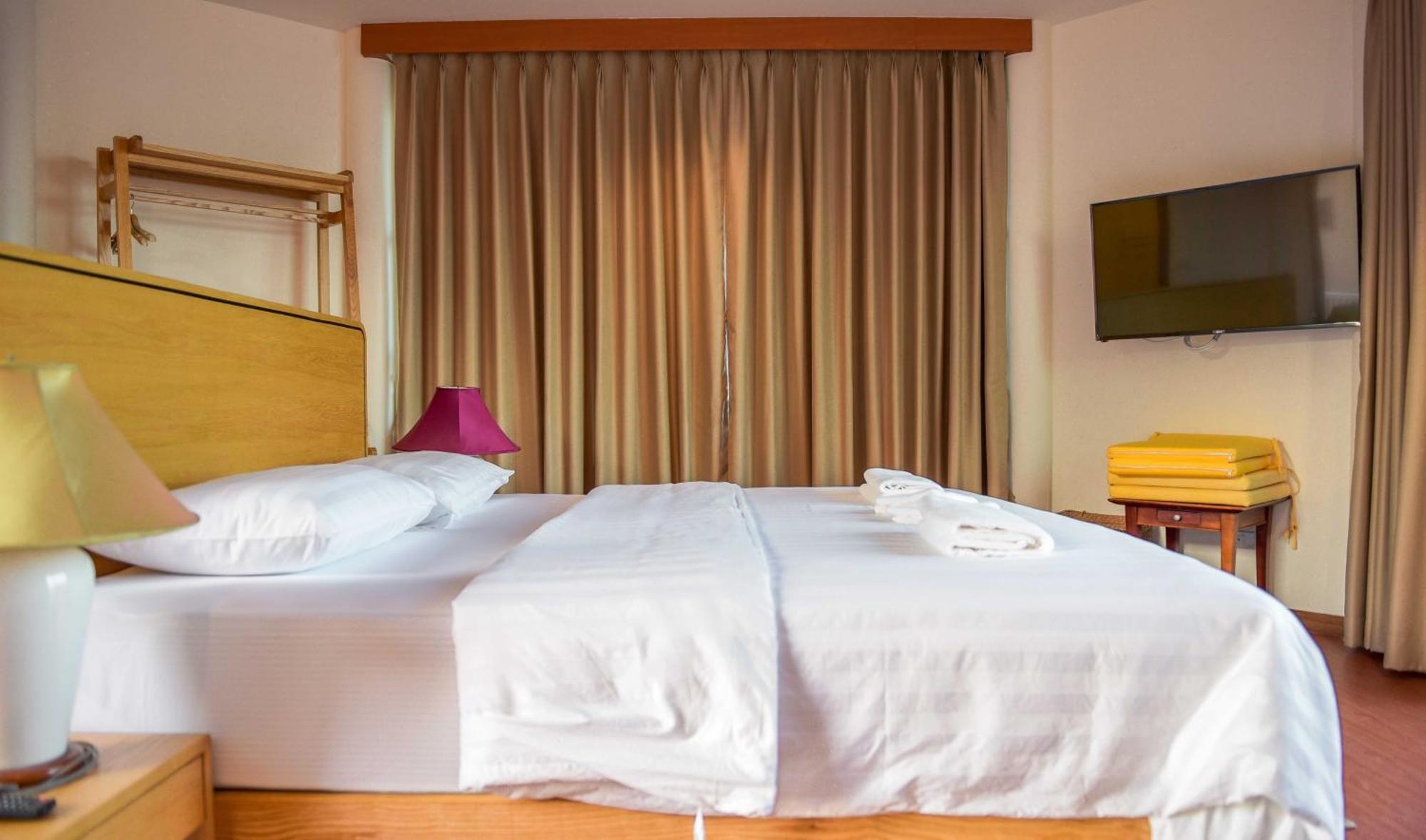 Seaman Resort Haad Chao Samran Exterior foto